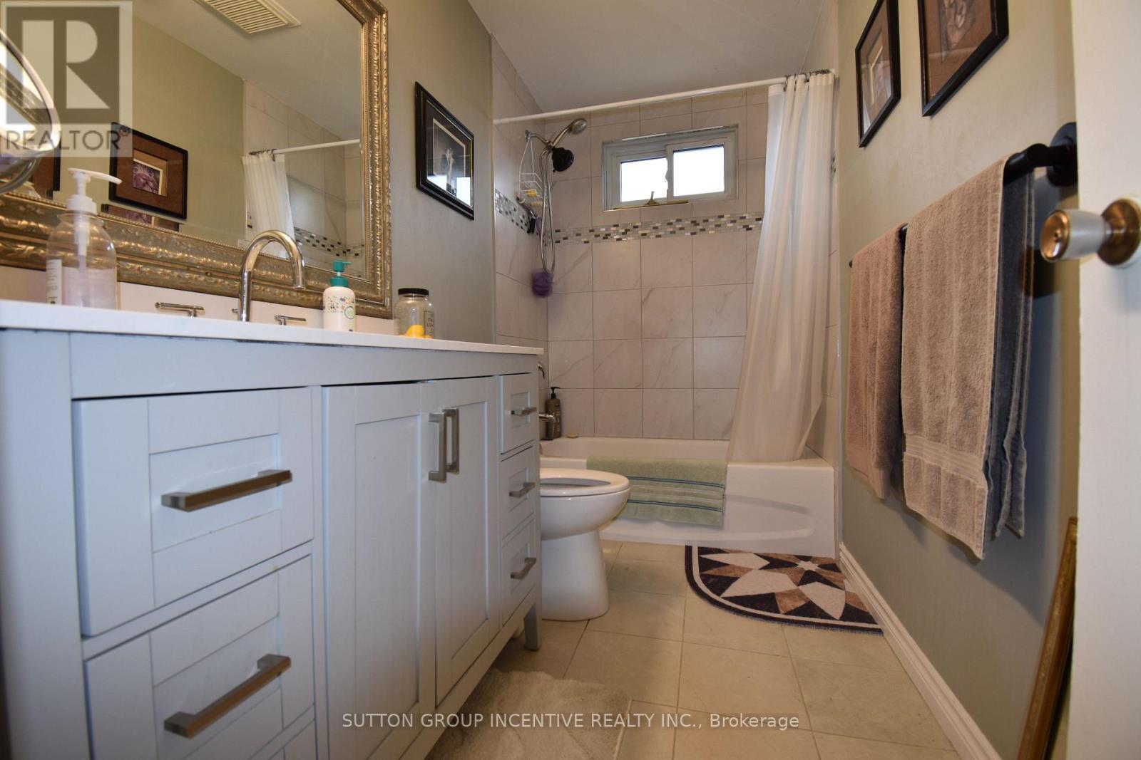 5 Lanark Crescent, St. Catharines, ON