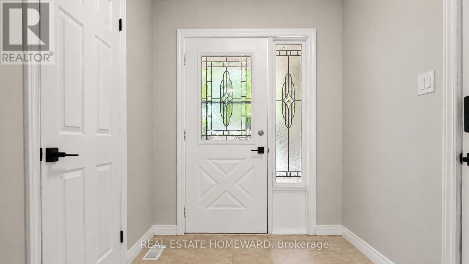 Entrance - 39 Tomahawk Drive, Grimsby, ON