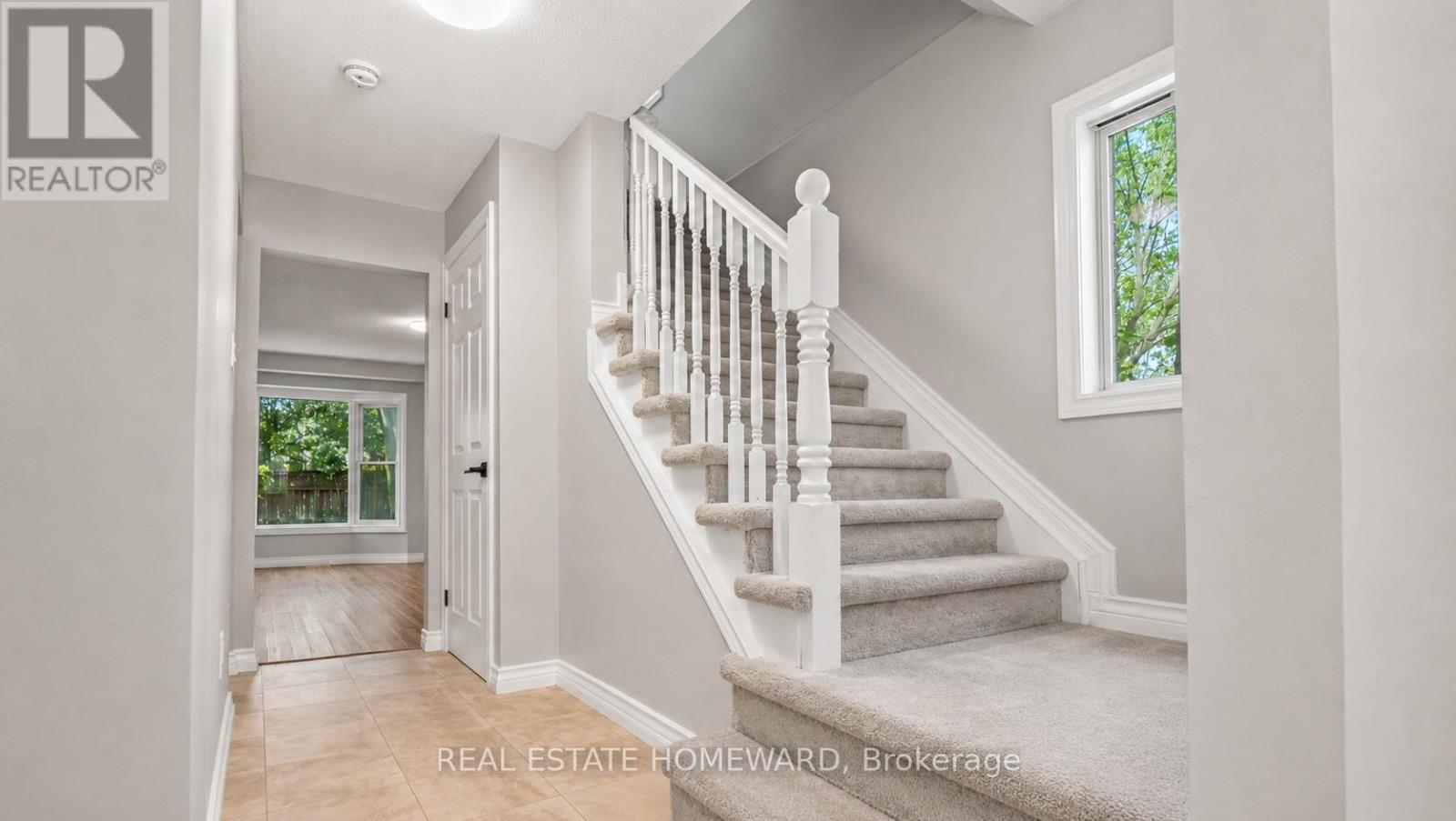 Ent Stairs - 39 Tomahawk Drive, Grimsby, ON