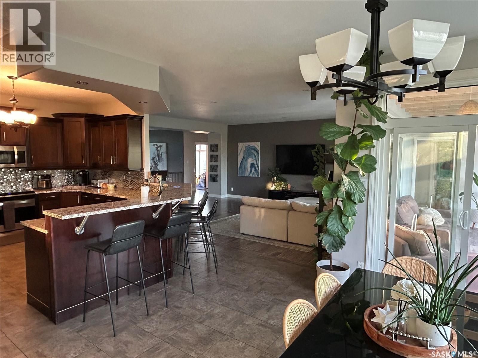 1451 1St Avenue Nw, Weyburn, SK