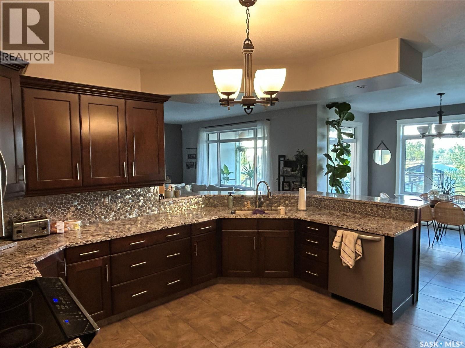 1451 1St Avenue Nw, Weyburn, SK