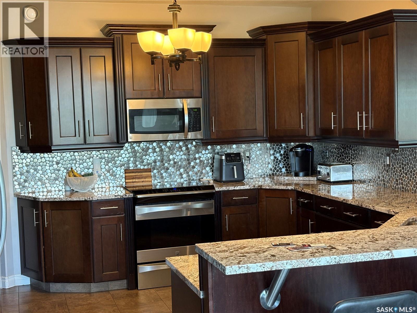 1451 1St Avenue Nw, Weyburn, SK