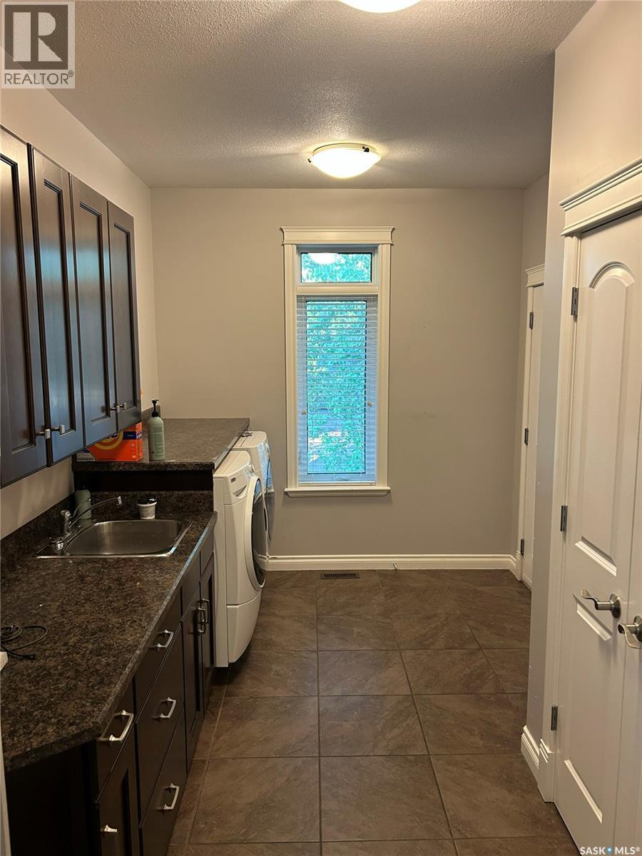 1451 1St Avenue Nw, Weyburn, SK