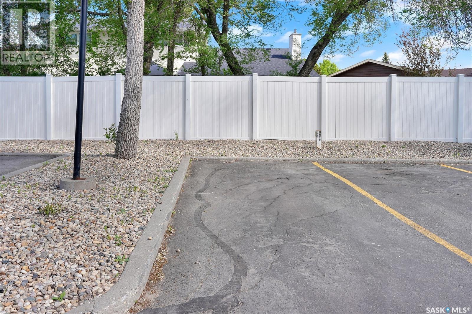 139 960 Assiniboine Avenue E, Regina, SK