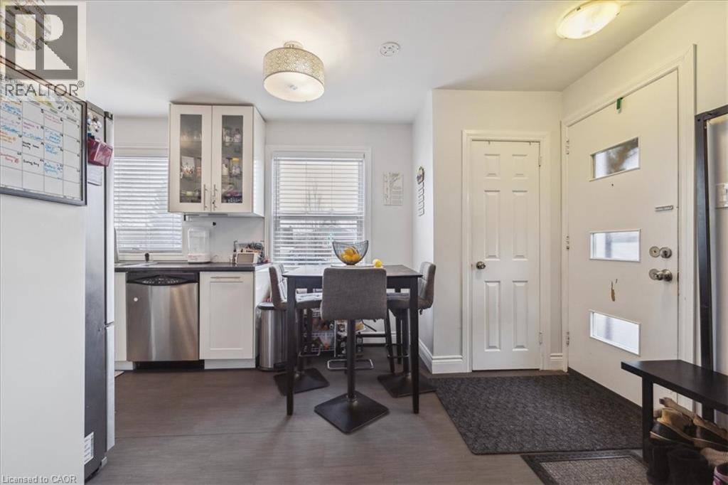 9 Grenadier Drive, Hamilton, ON