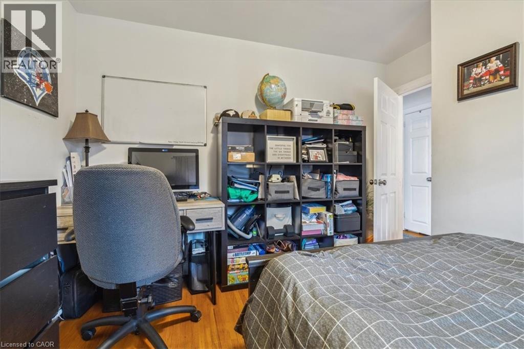 9 Grenadier Drive, Hamilton, ON