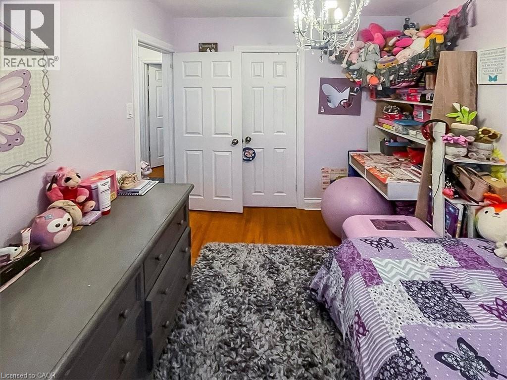 9 Grenadier Drive, Hamilton, ON