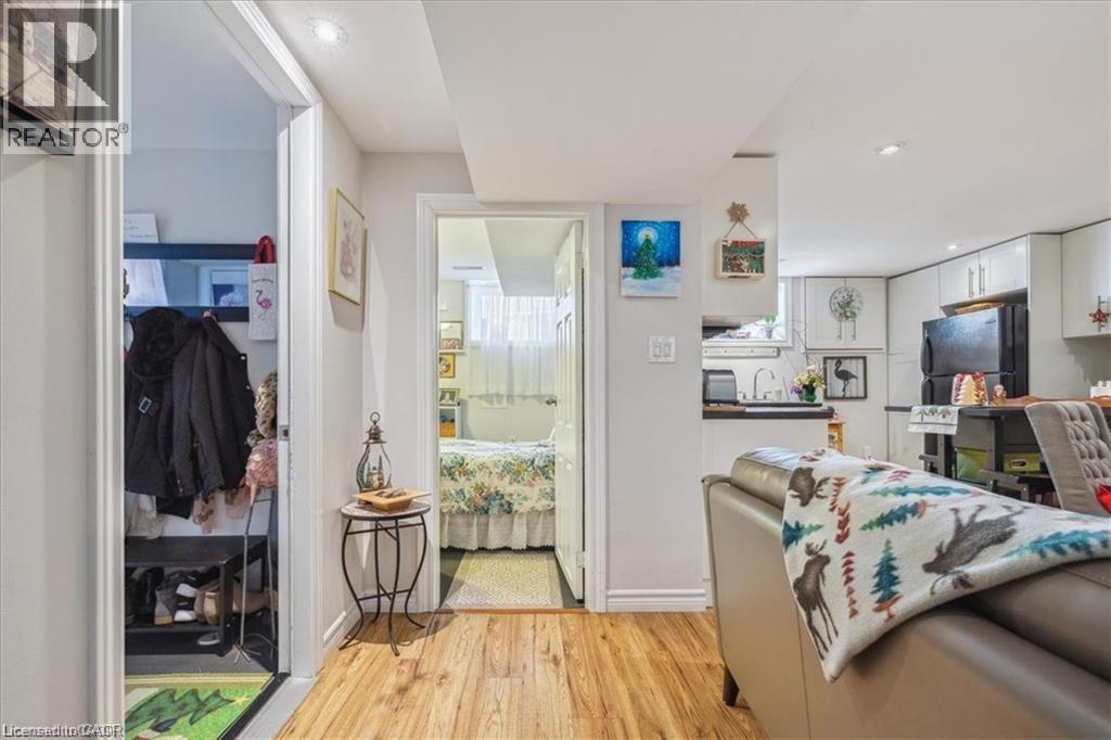 BASEMENT unit - 9 Grenadier Drive, Hamilton, ON
