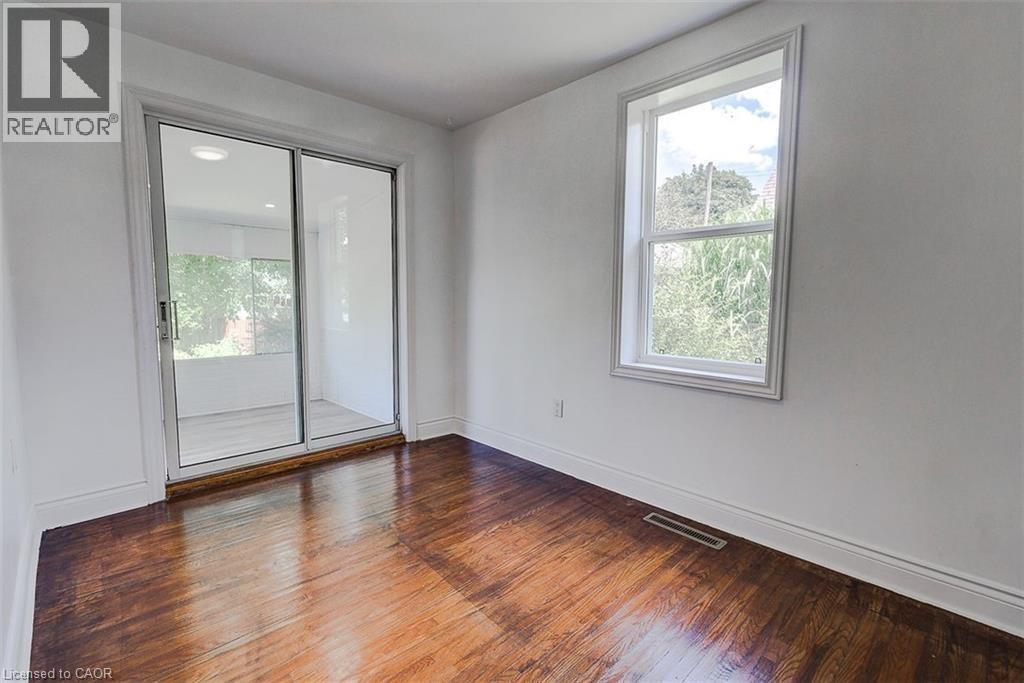 101 South Bend Road E Unit# Upper, Hamilton, ON