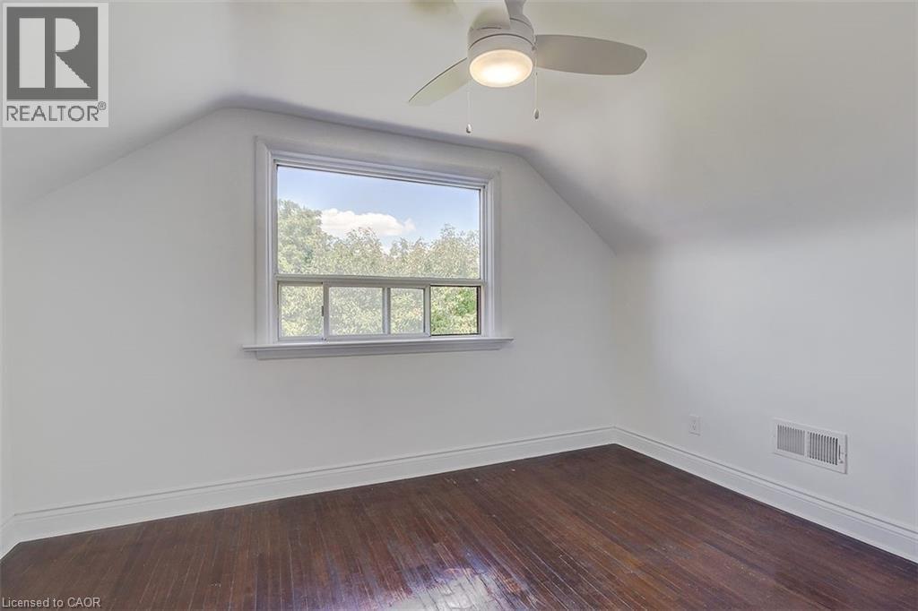 101 South Bend Road E Unit# Upper, Hamilton, ON