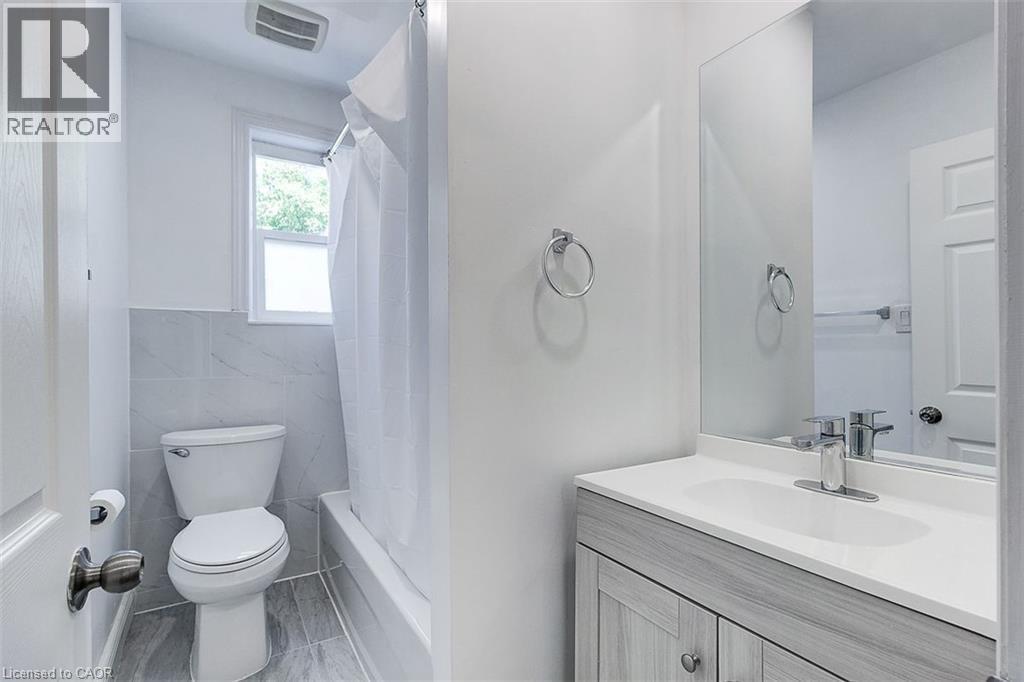 101 South Bend Road E Unit# Upper, Hamilton, ON