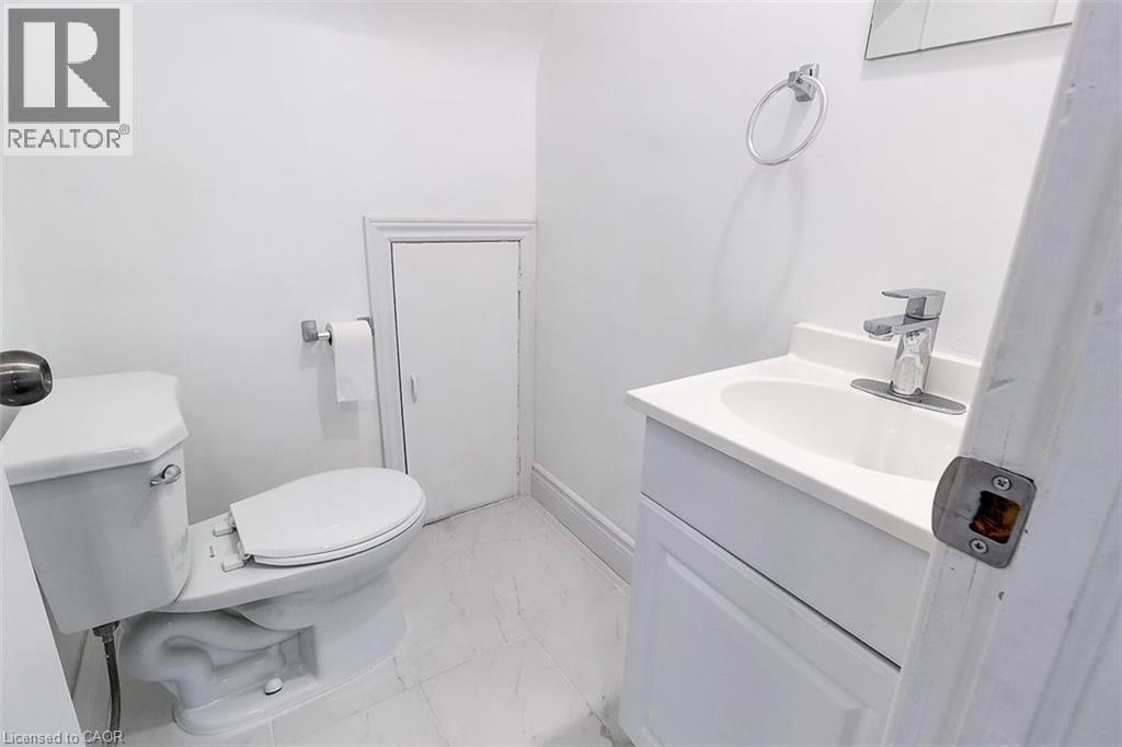 101 South Bend Road E Unit# Upper, Hamilton, ON