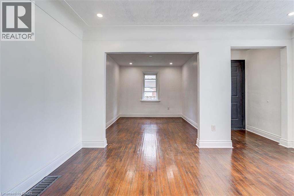 101 South Bend Road E Unit# Upper, Hamilton, ON