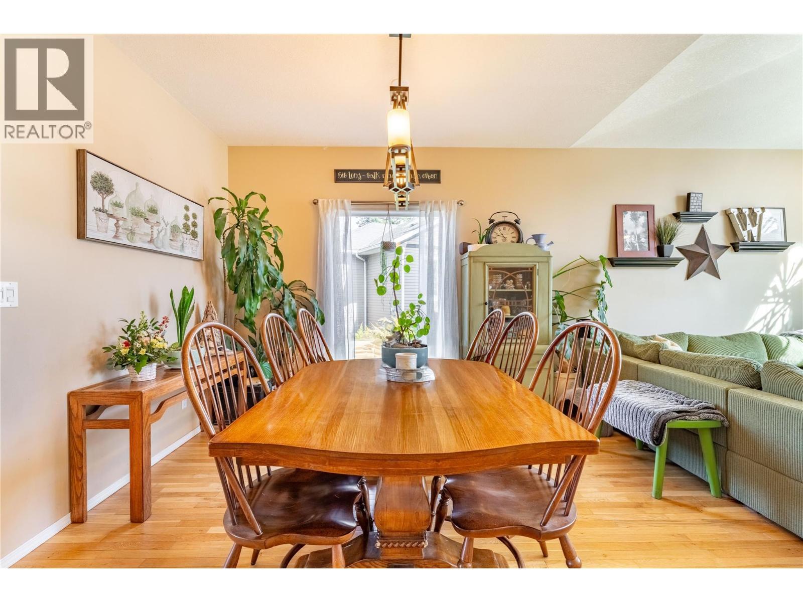 235 3Rd Avenue S, Creston, BC