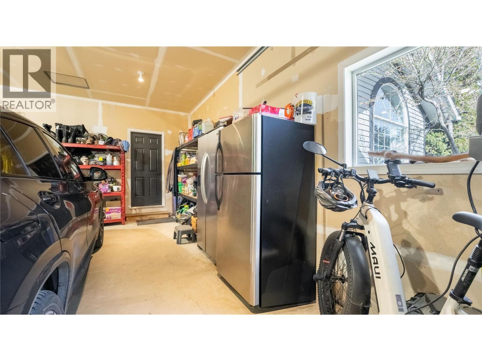 235 3Rd Avenue S, Creston, BC