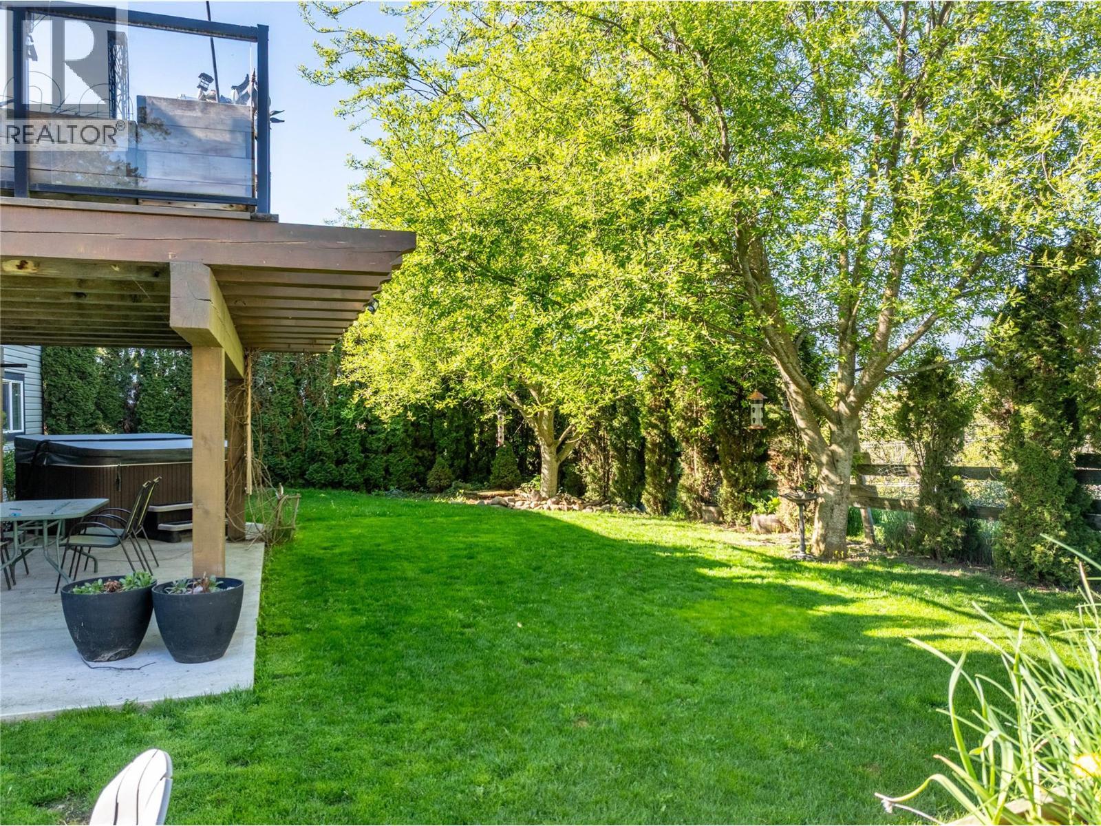 235 3Rd Avenue S, Creston, BC
