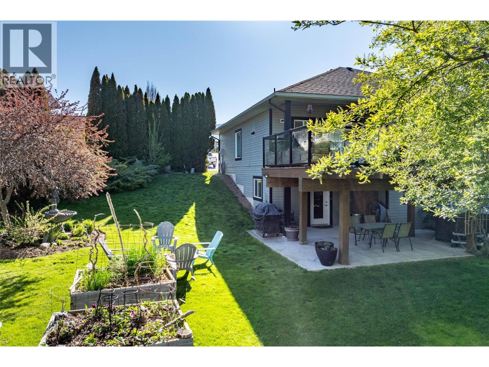 235 3Rd Avenue S, Creston, BC