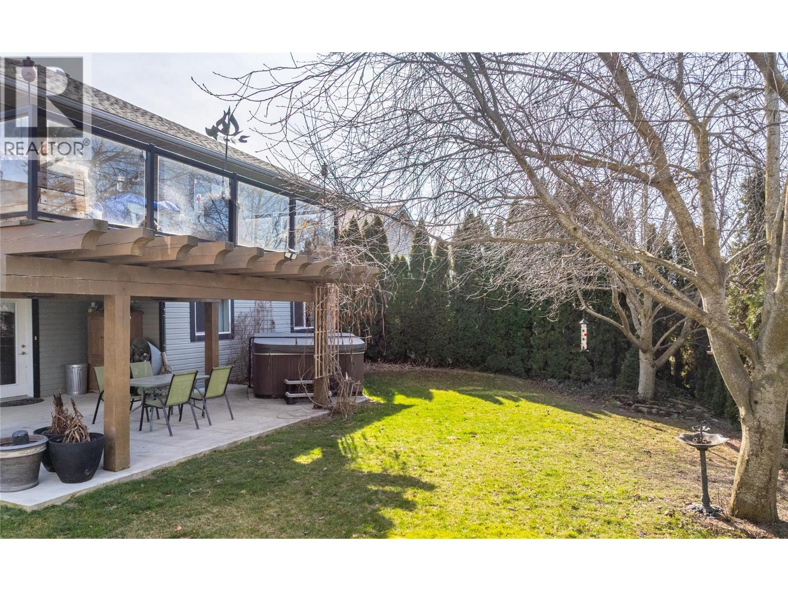 235 3Rd Avenue S, Creston, BC