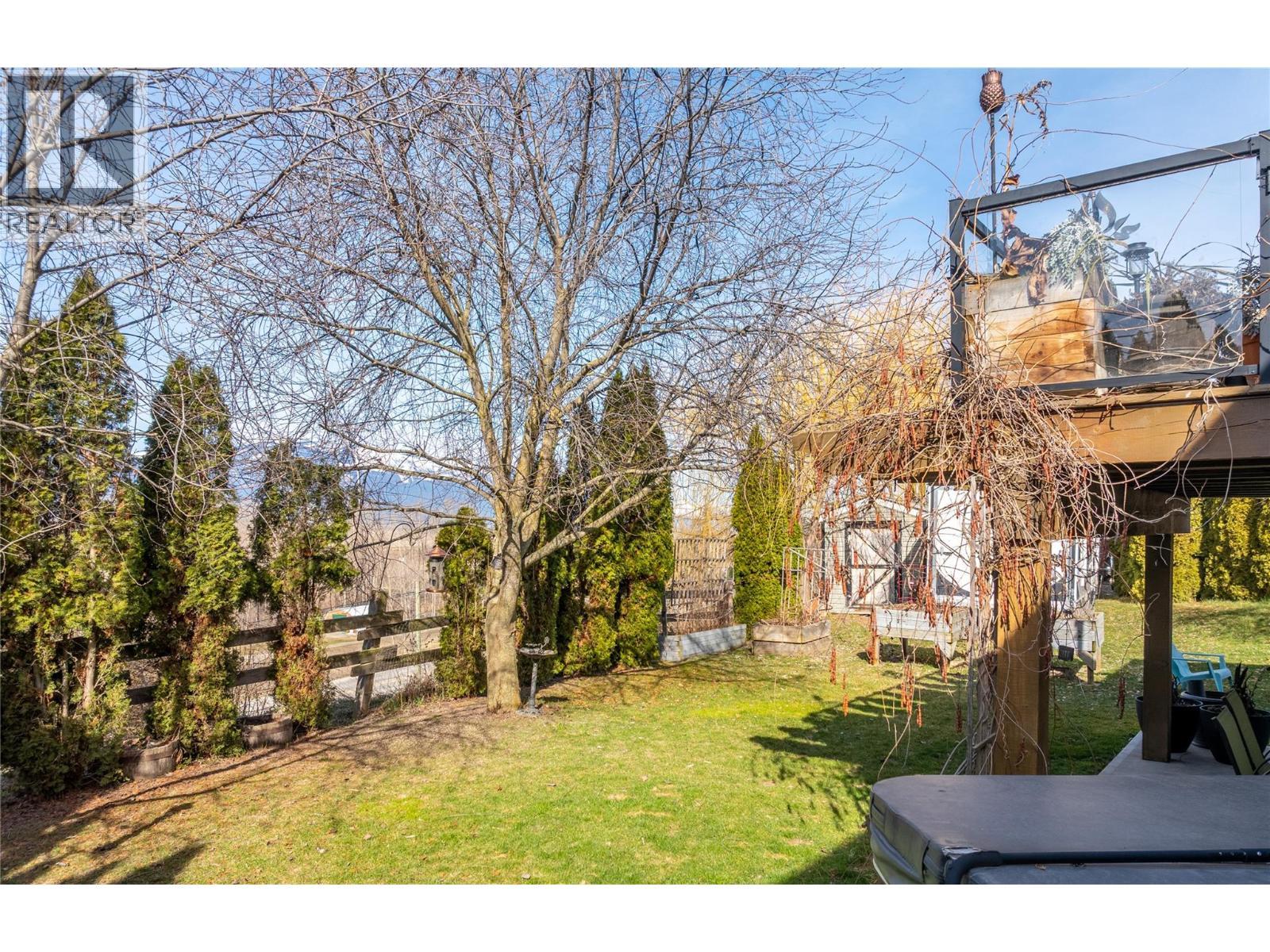 235 3Rd Avenue S, Creston, BC