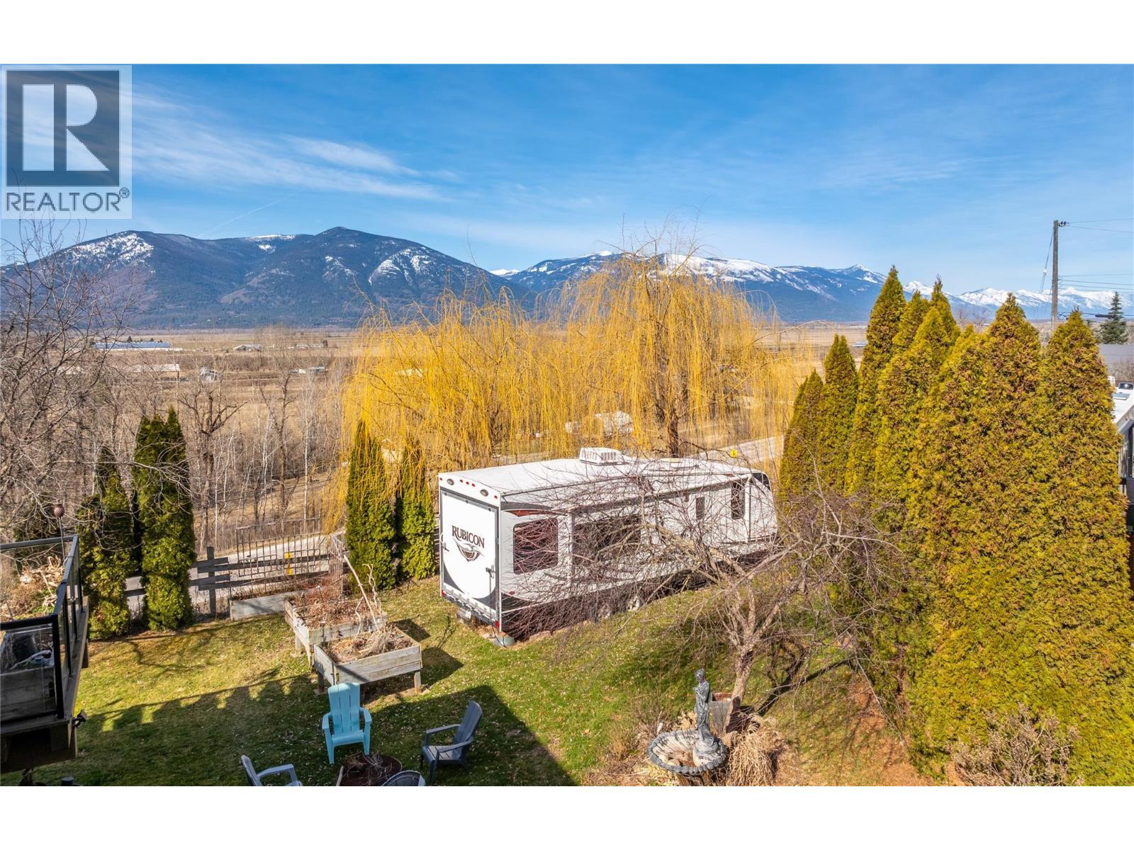 235 3Rd Avenue S, Creston, BC