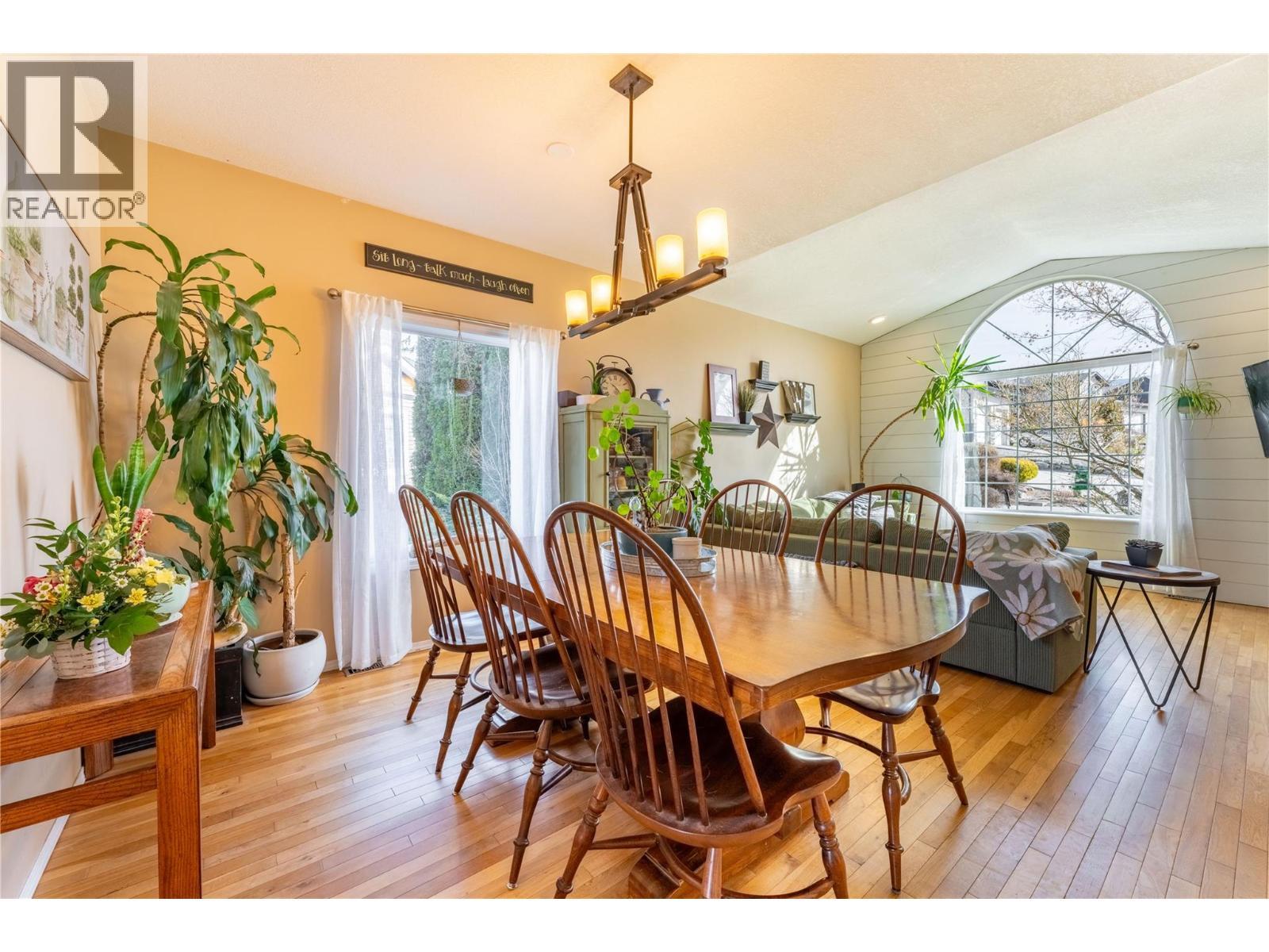 235 3Rd Avenue S, Creston, BC