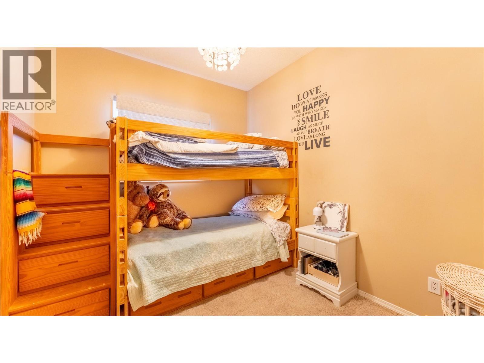 235 3Rd Avenue S, Creston, BC