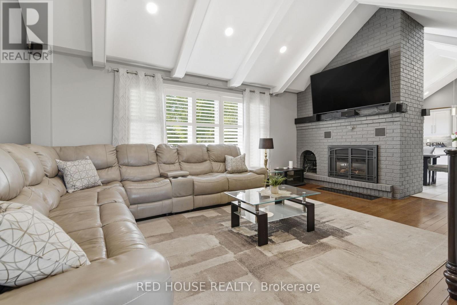 875 Brawley Road W, Whitby, ON
