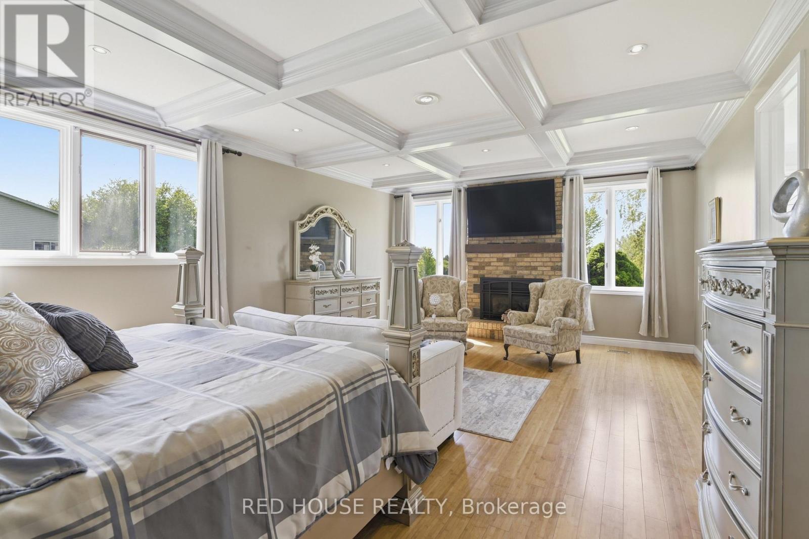 875 Brawley Road W, Whitby, ON