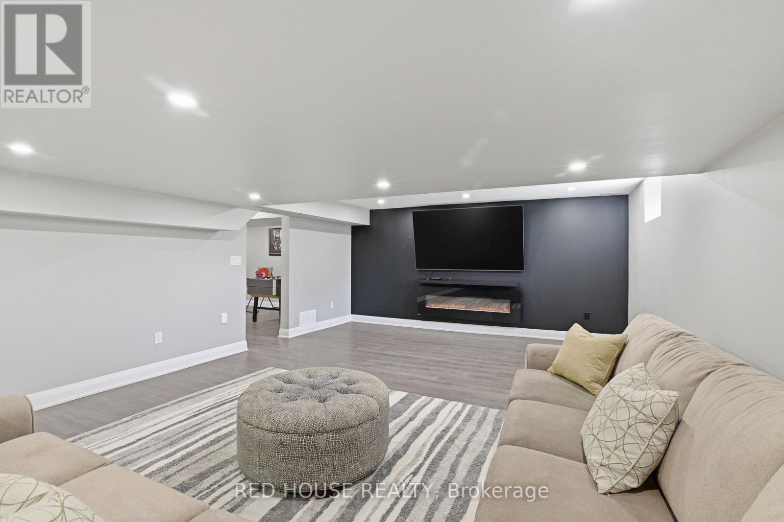 875 Brawley Road W, Whitby, ON