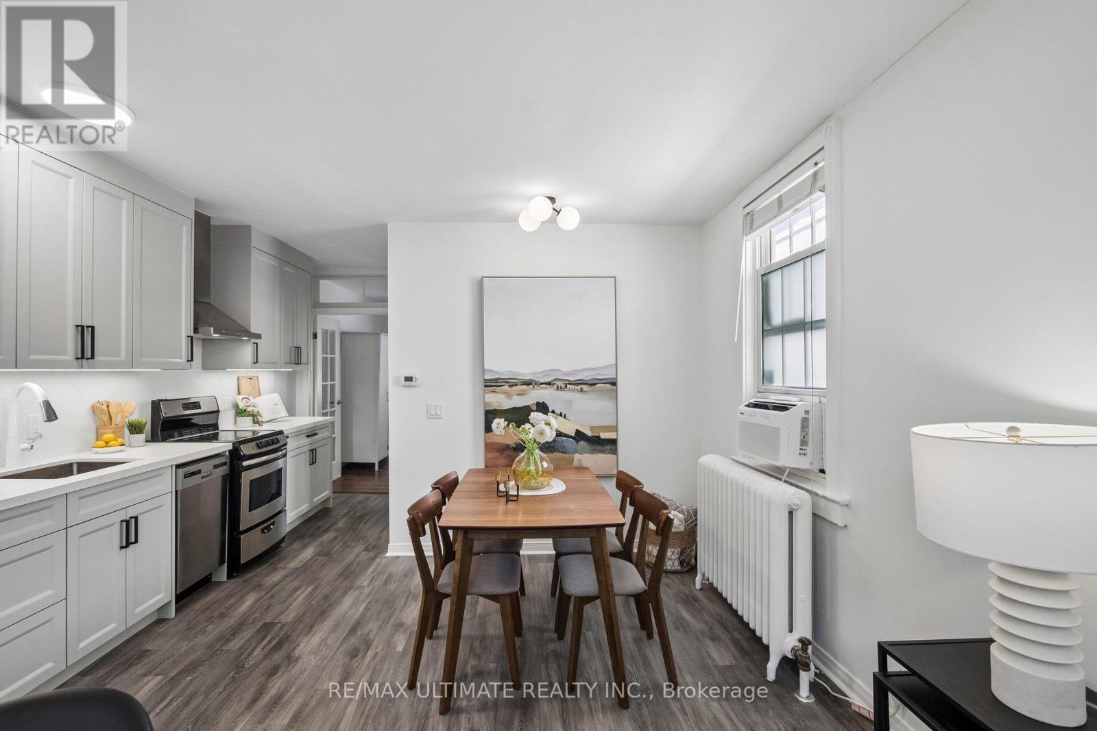 132 Hanson Street, Toronto, ON
