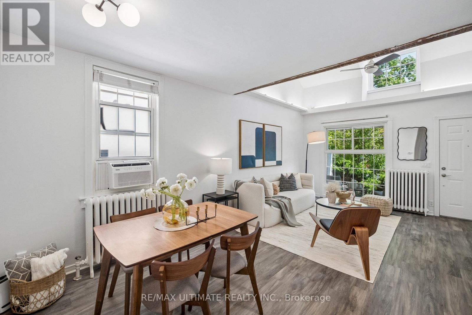 132 Hanson Street, Toronto, ON