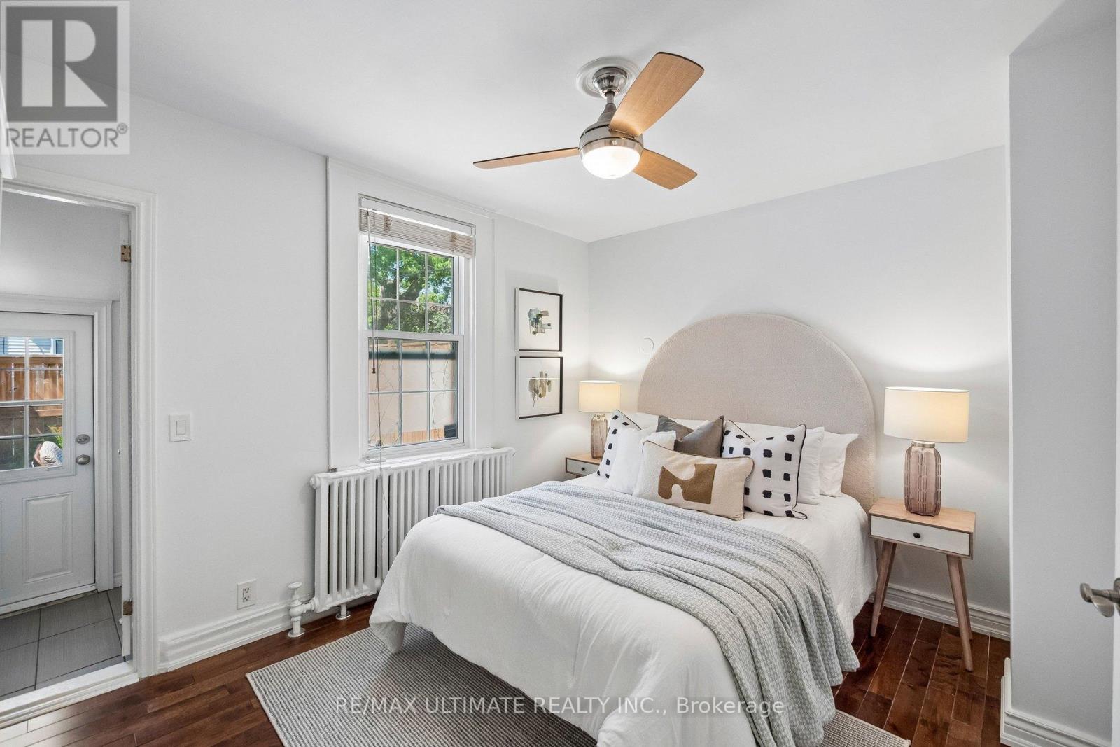 132 Hanson Street, Toronto, ON