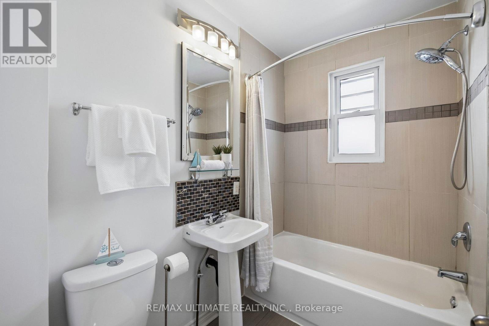 132 Hanson Street, Toronto, ON