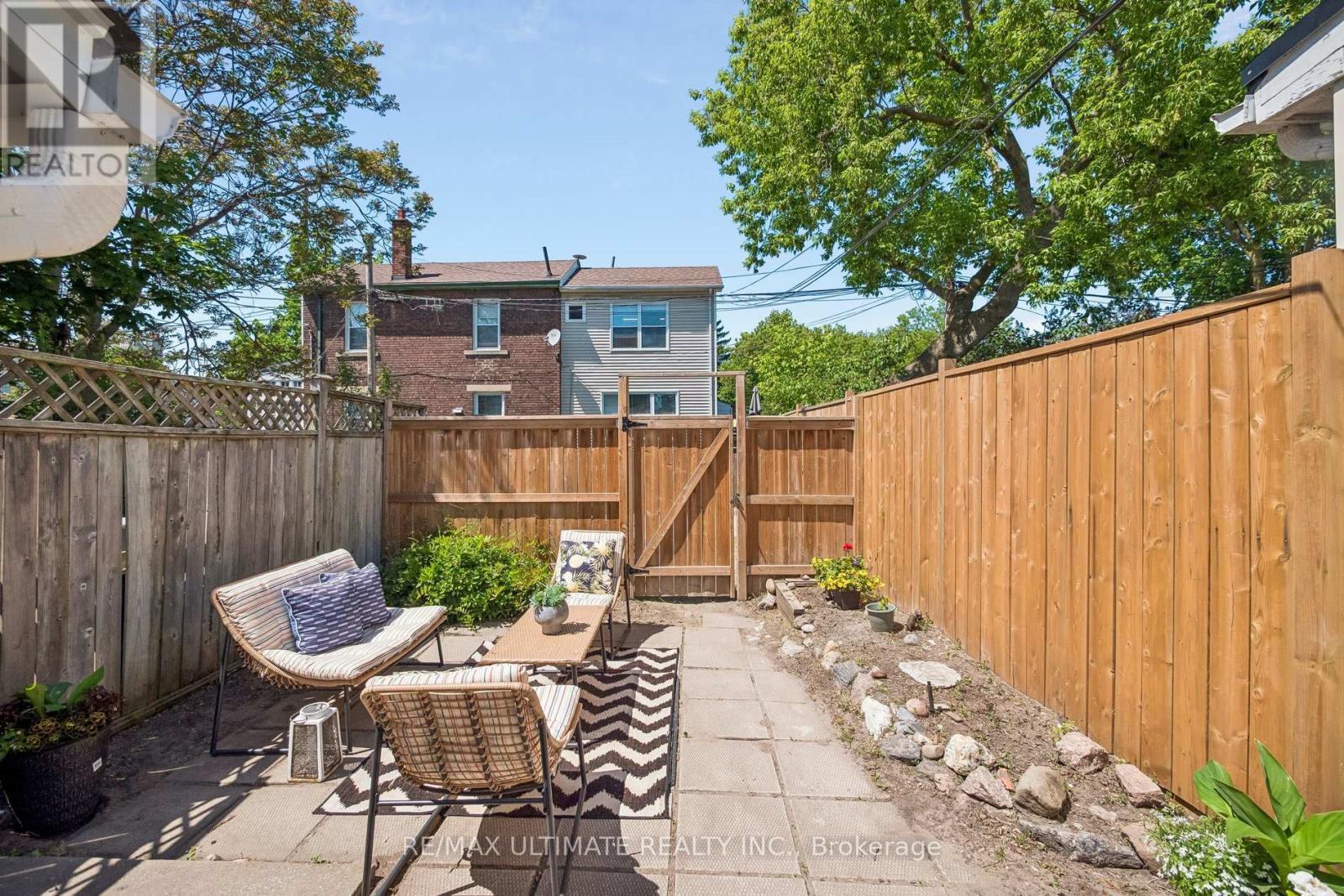 132 Hanson Street, Toronto, ON