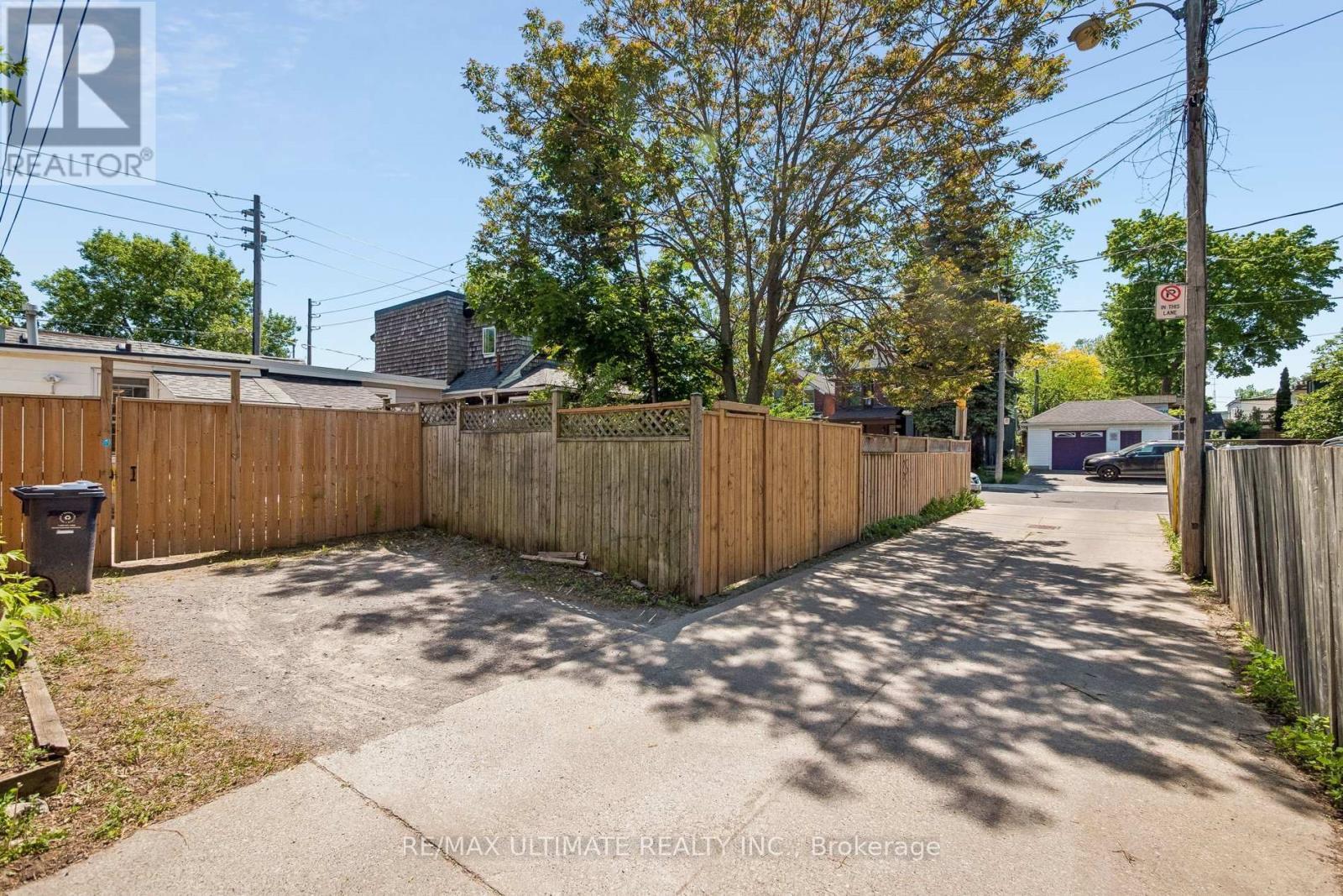 132 Hanson Street, Toronto, ON