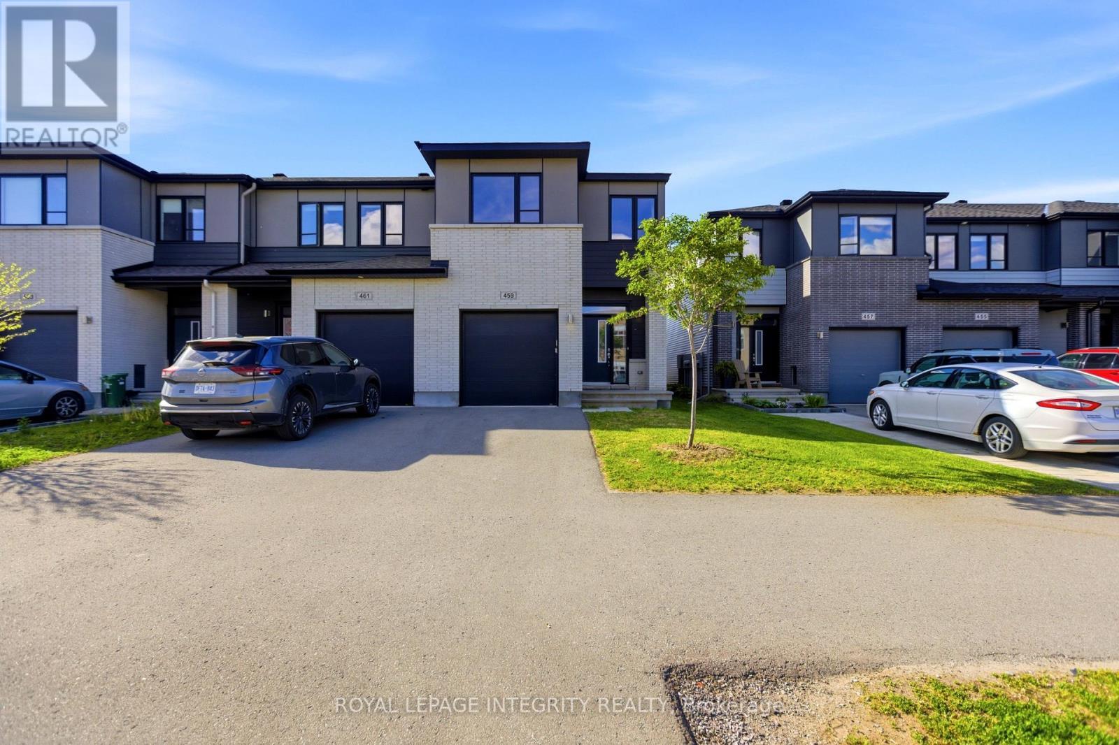 459 Cope Drive, Ottawa, ON - Outdoor With Facade