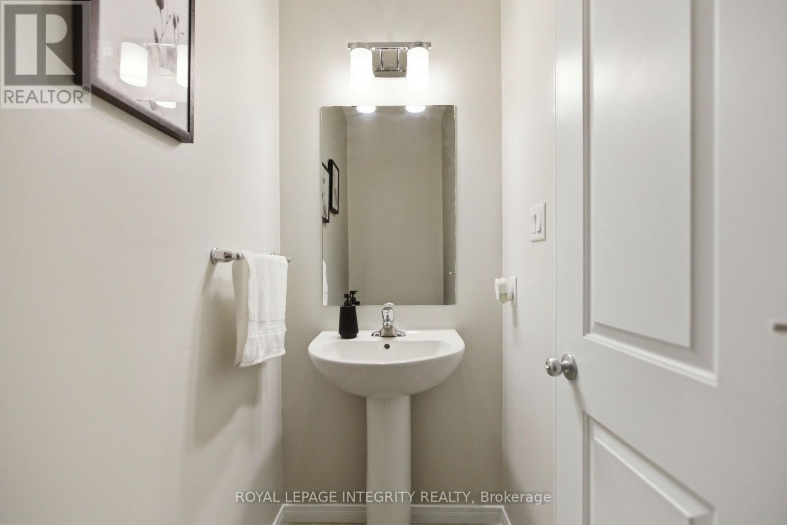 459 Cope Drive, Ottawa, ON - Indoor Photo Showing Bathroom