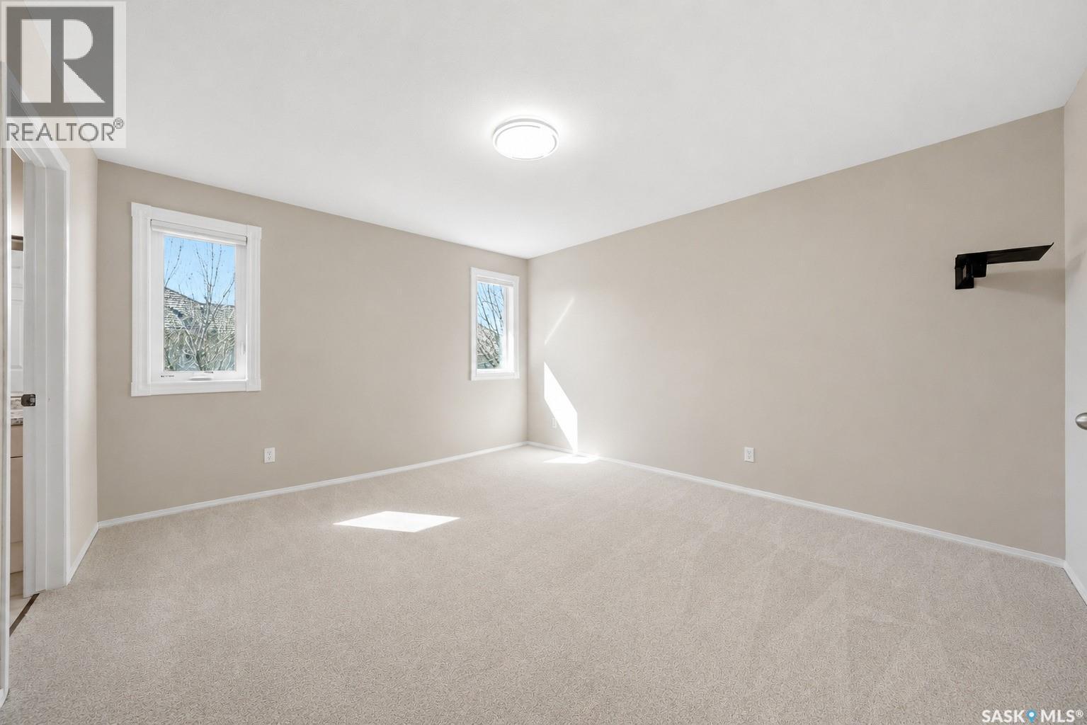 118 Hinitt Place, Saskatoon, SK