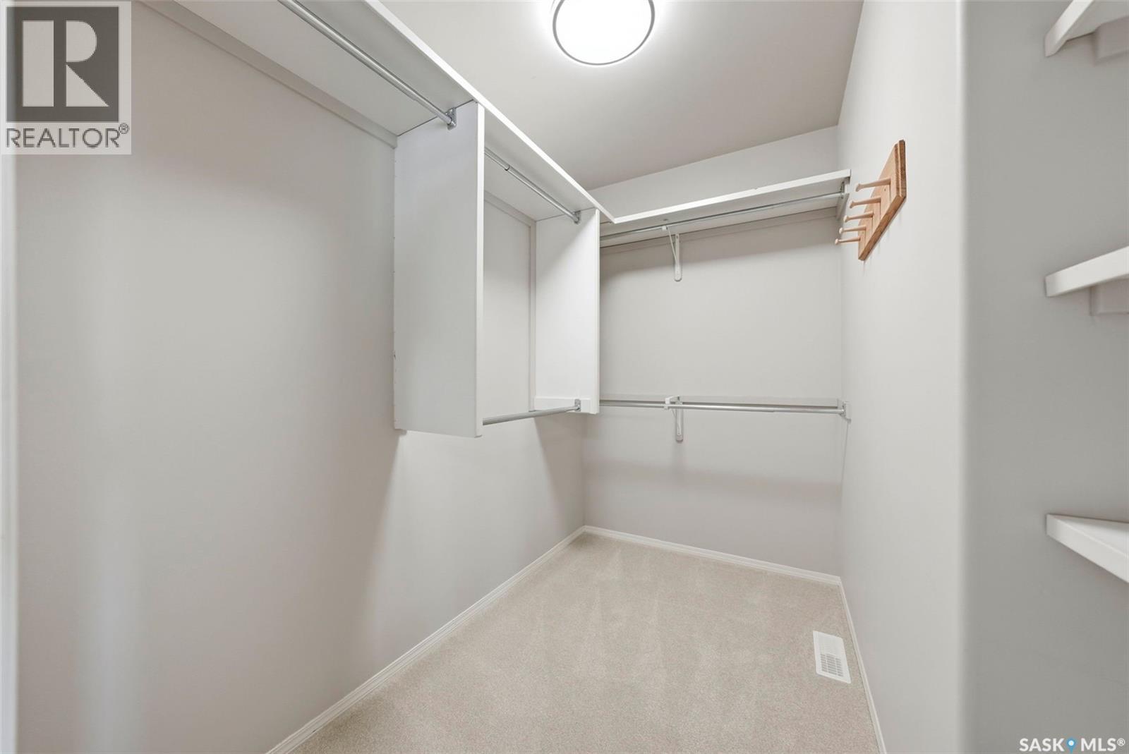 118 Hinitt Place, Saskatoon, SK