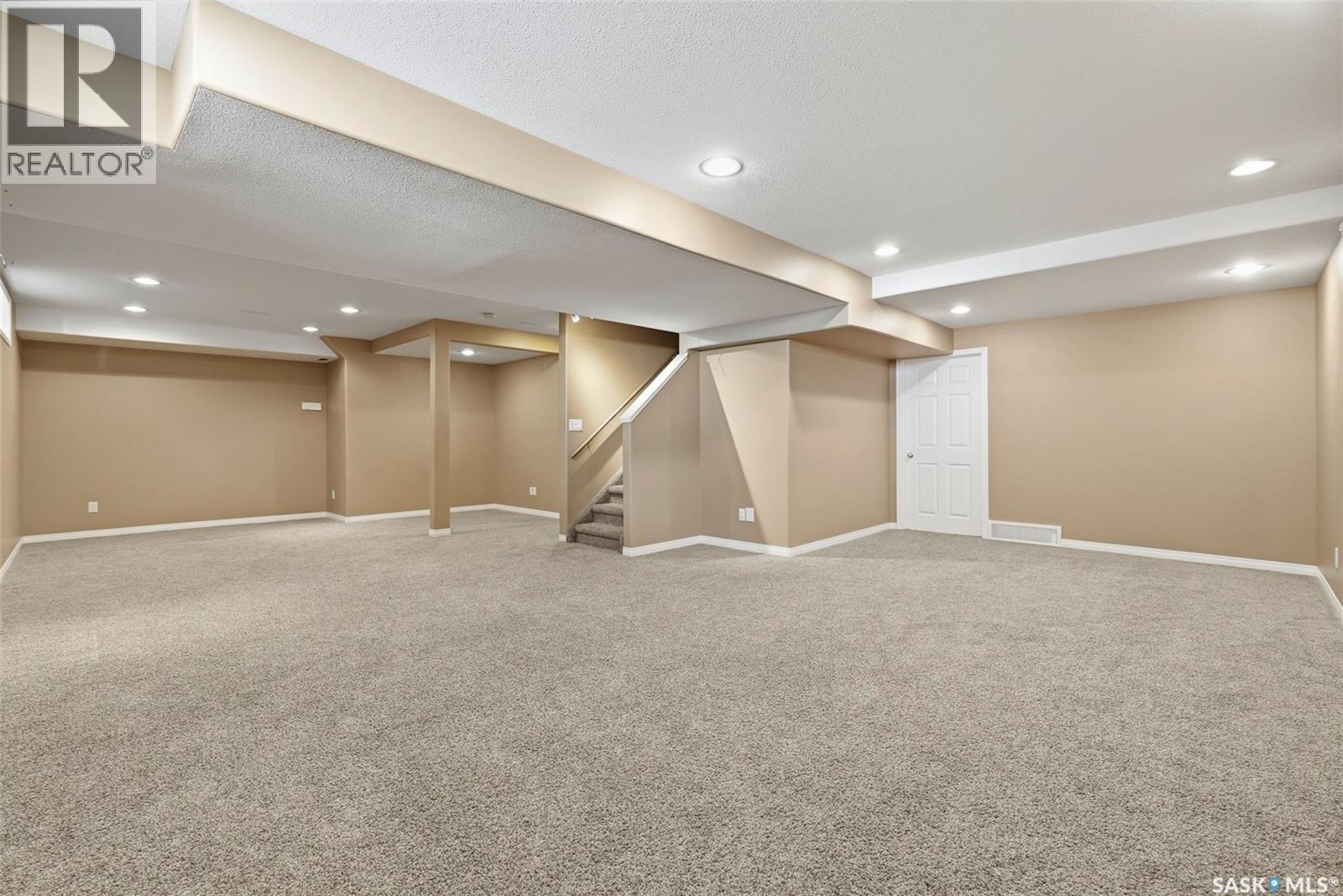 118 Hinitt Place, Saskatoon, SK