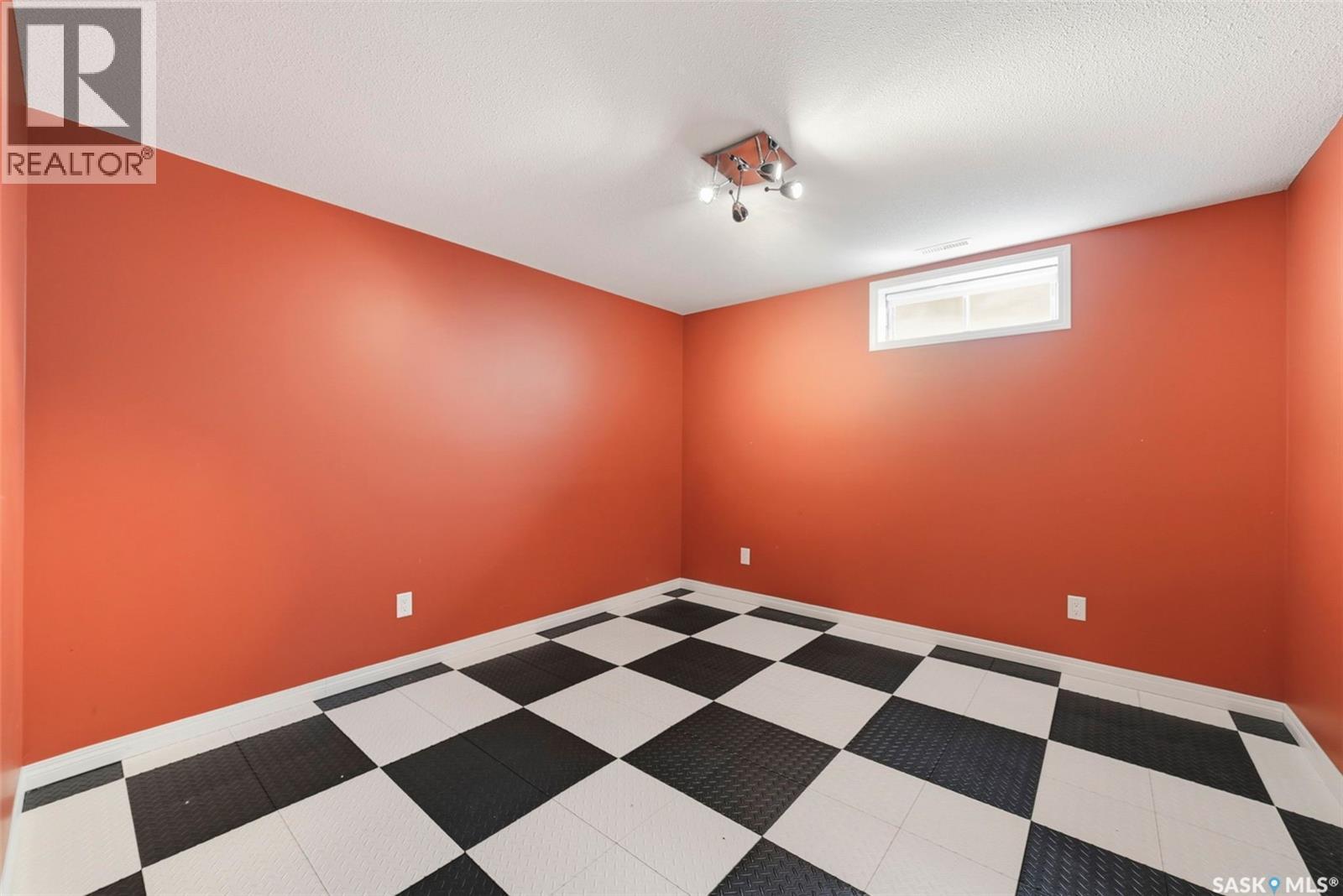 118 Hinitt Place, Saskatoon, SK