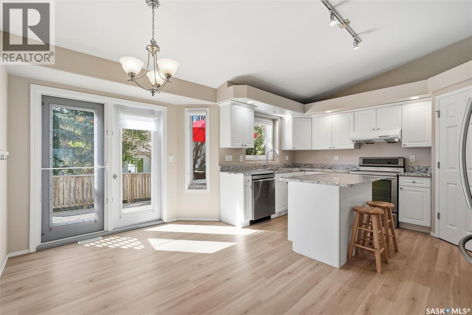 118 Hinitt Place, Saskatoon, SK