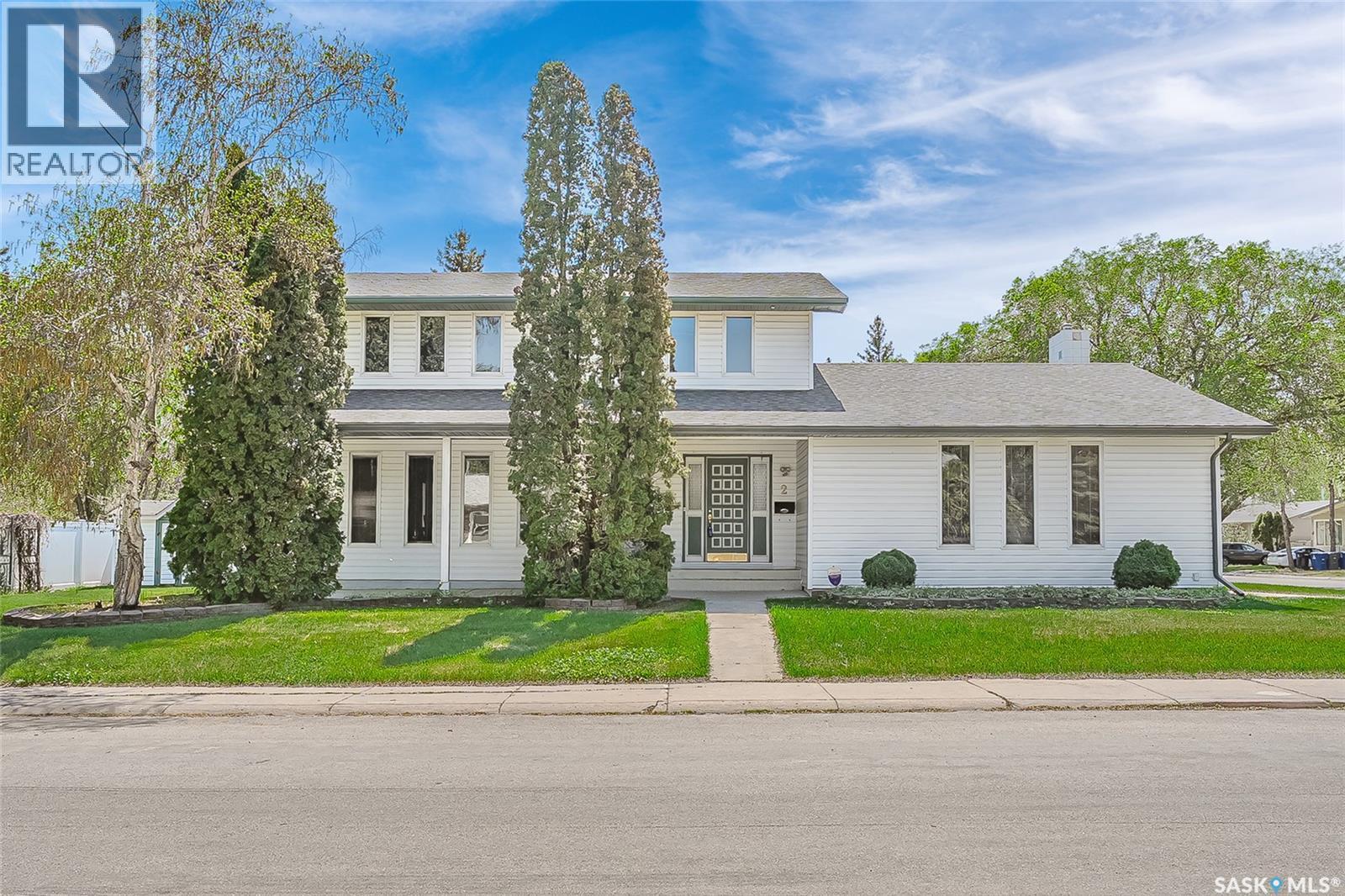 2 Cambridge Crescent, Saskatoon, SK