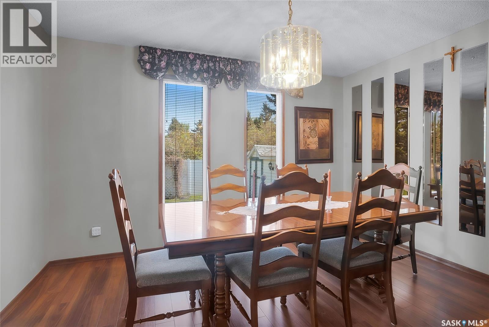 2 Cambridge Crescent, Saskatoon, SK