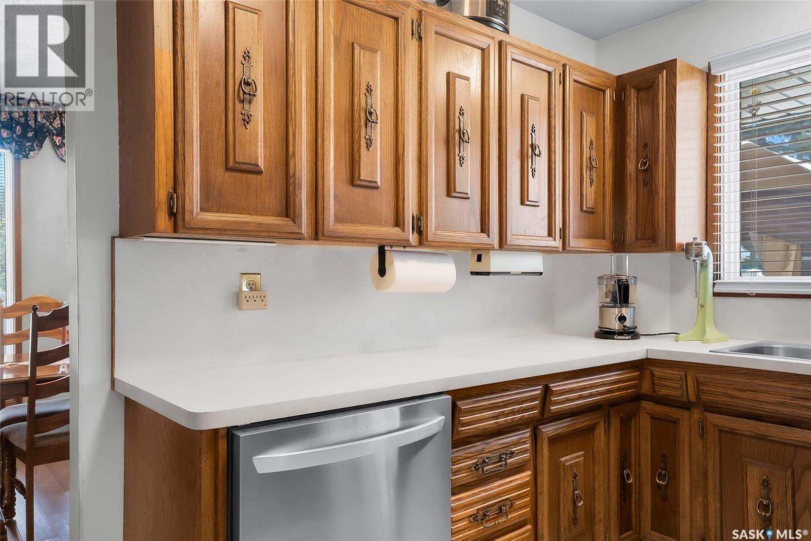 2 Cambridge Crescent, Saskatoon, SK