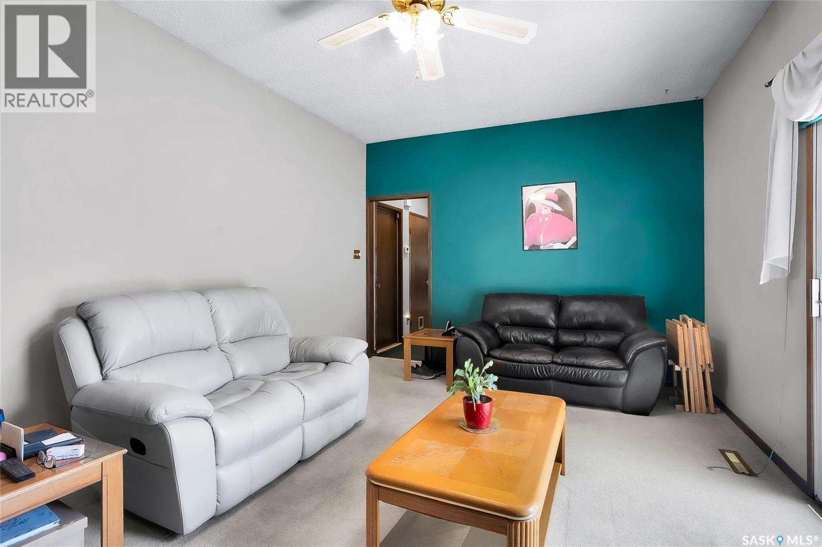 2 Cambridge Crescent, Saskatoon, SK