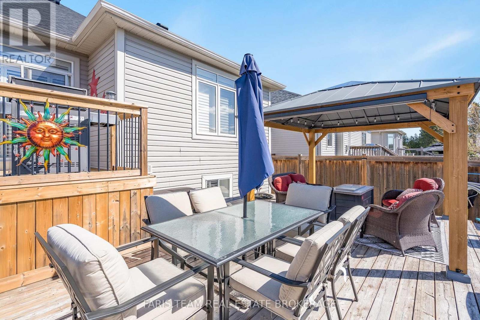 9 Broadpoint Street, Wasaga Beach, ON