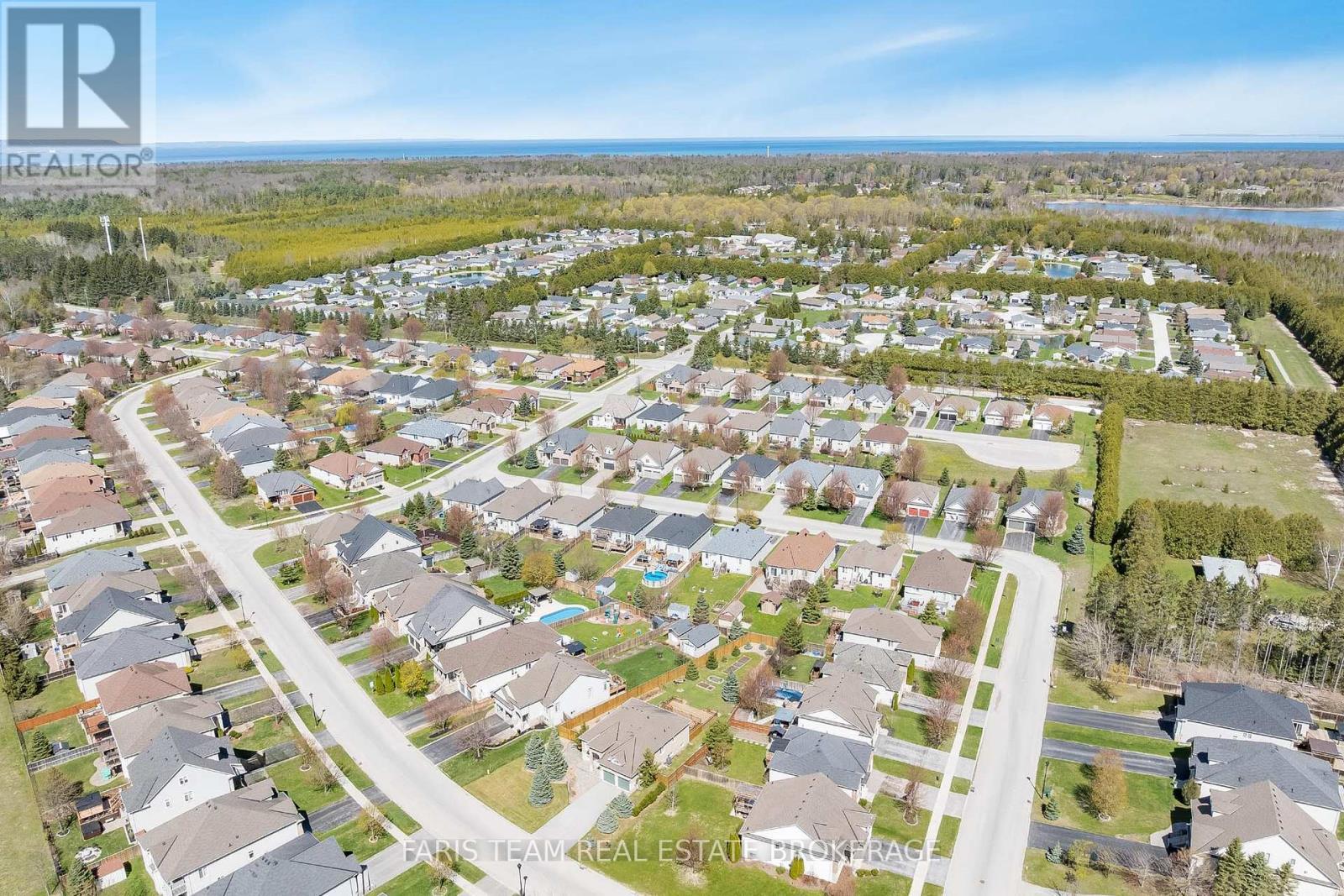 9 Broadpoint Street, Wasaga Beach, ON
