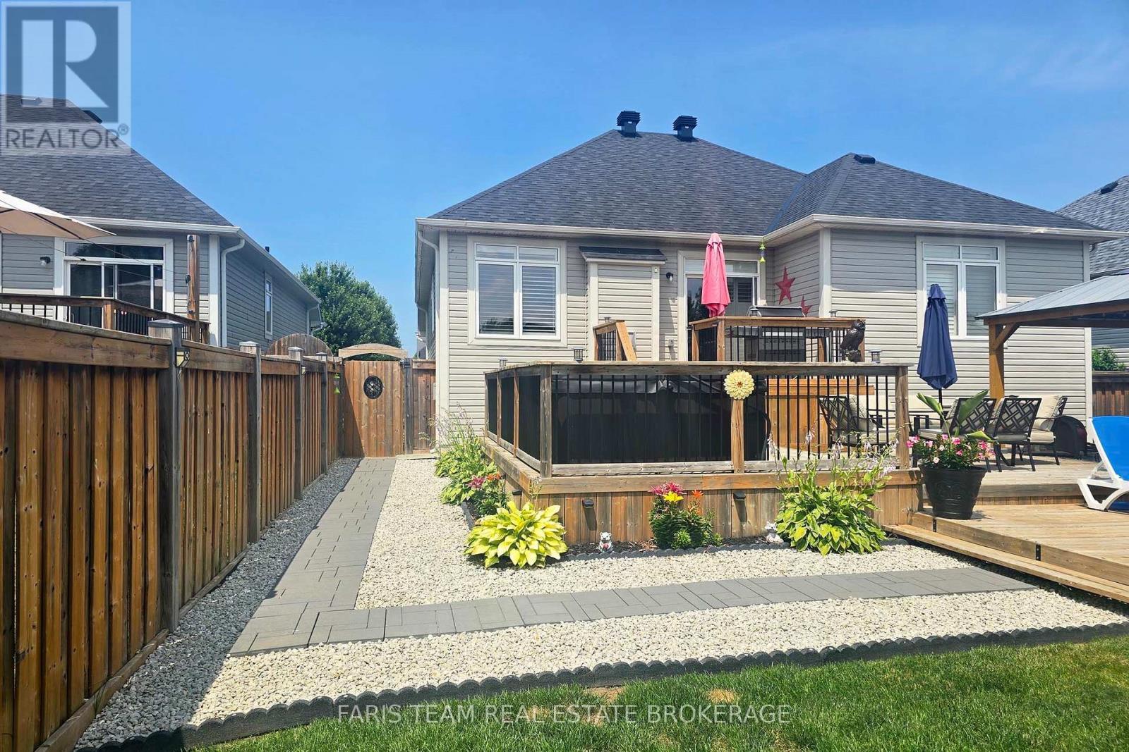 9 Broadpoint Street, Wasaga Beach, ON