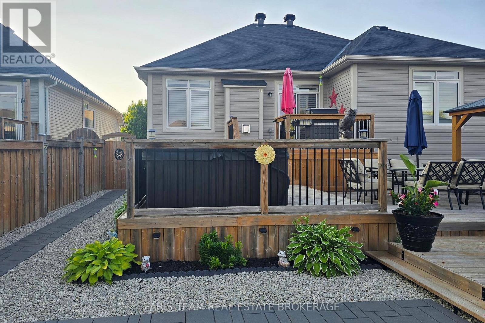 9 Broadpoint Street, Wasaga Beach, ON